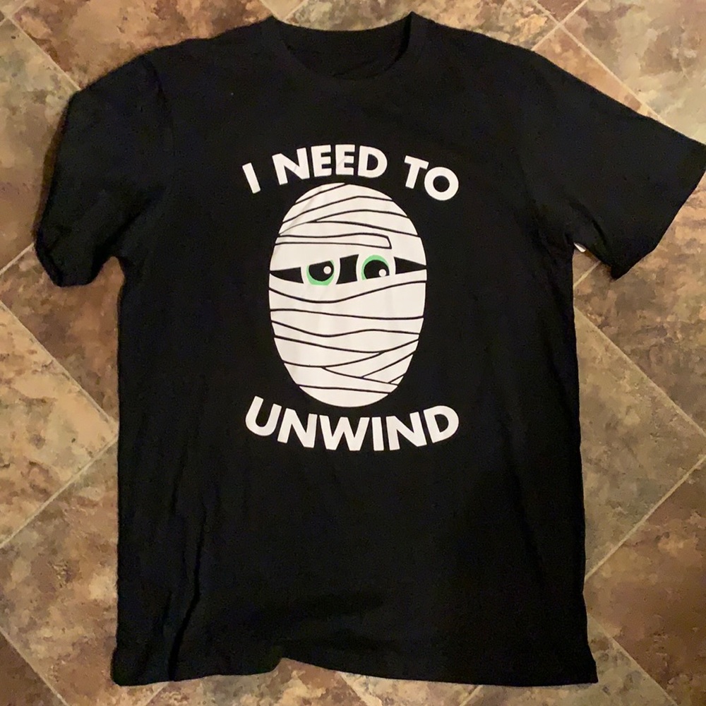 Unwind mummy tshirt NWT